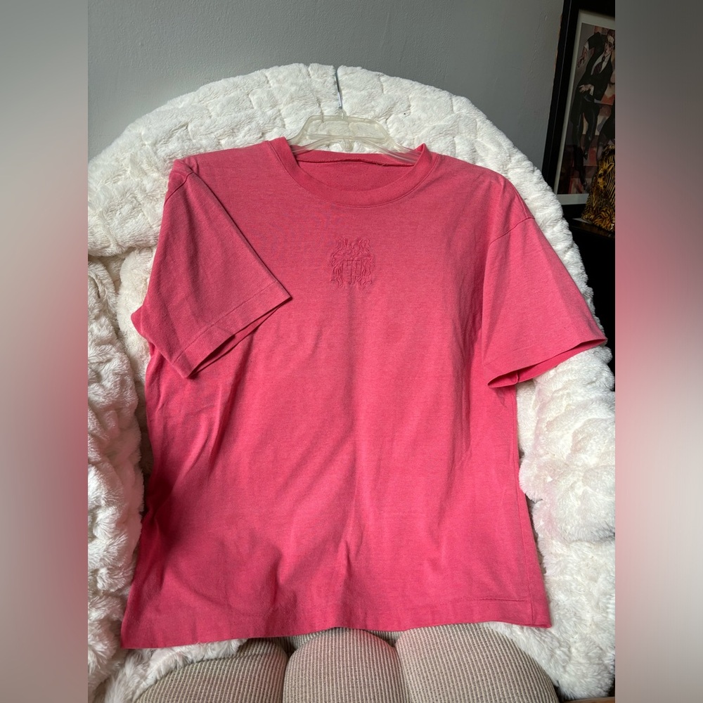 Vintage 1980s Erika Leisure T Shirt 
Embroidered emblem design 
Single stitch